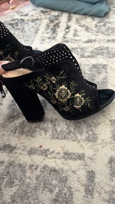 Обувь велюровая