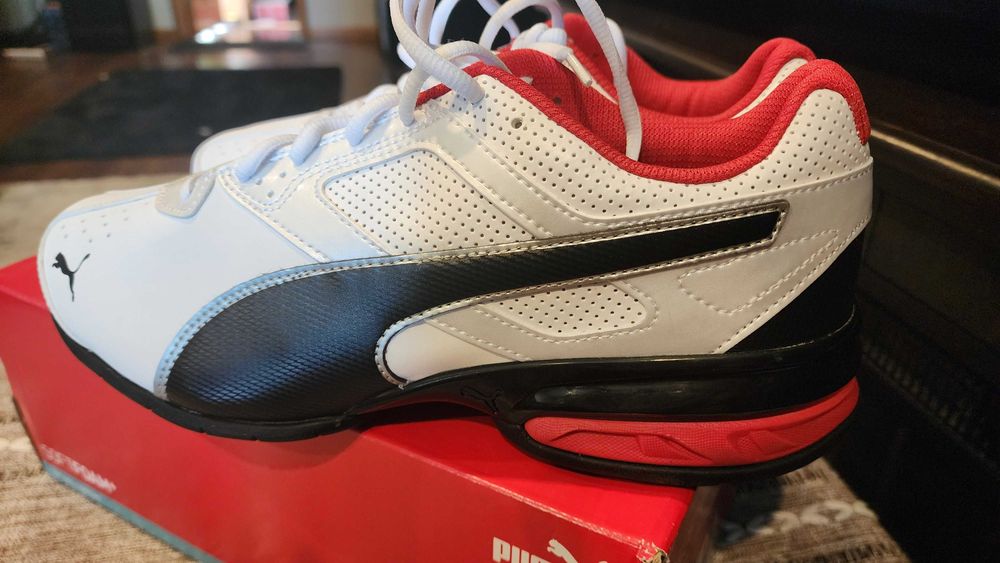 n, PUMA ,и Reebok. Energeen pus
