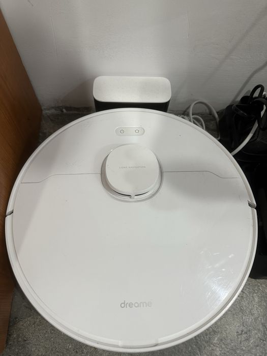 Продам робот пылесос DREAME