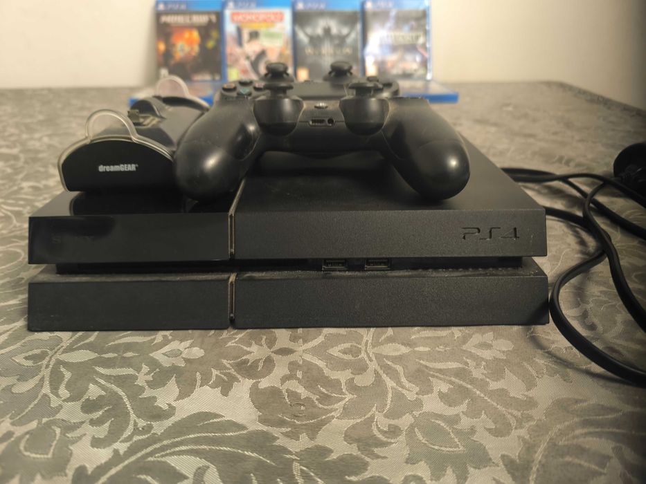 Playstation 4 500ГБ Продавам