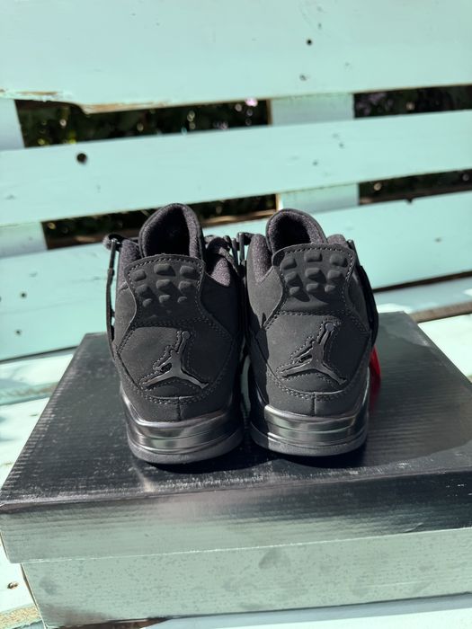 Jordan 4 Black Cat (Marimi: 38,39,40,42,45,46)