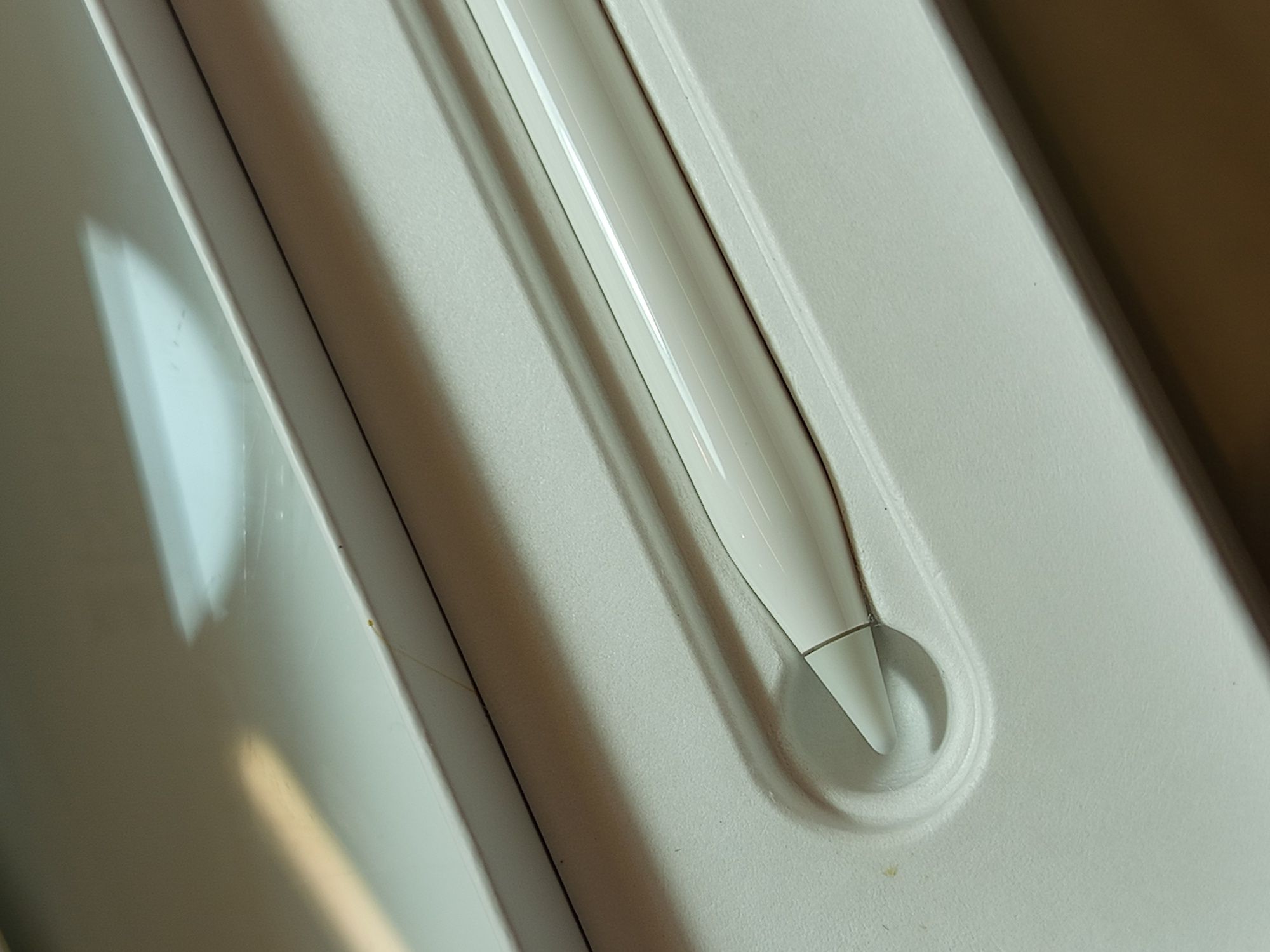Apple Pencil (1st Generation) – Стилус за iPad + подарък накрайници