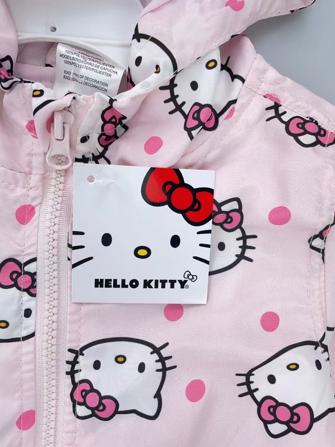 HELLO KITTY Original. Vetrovka