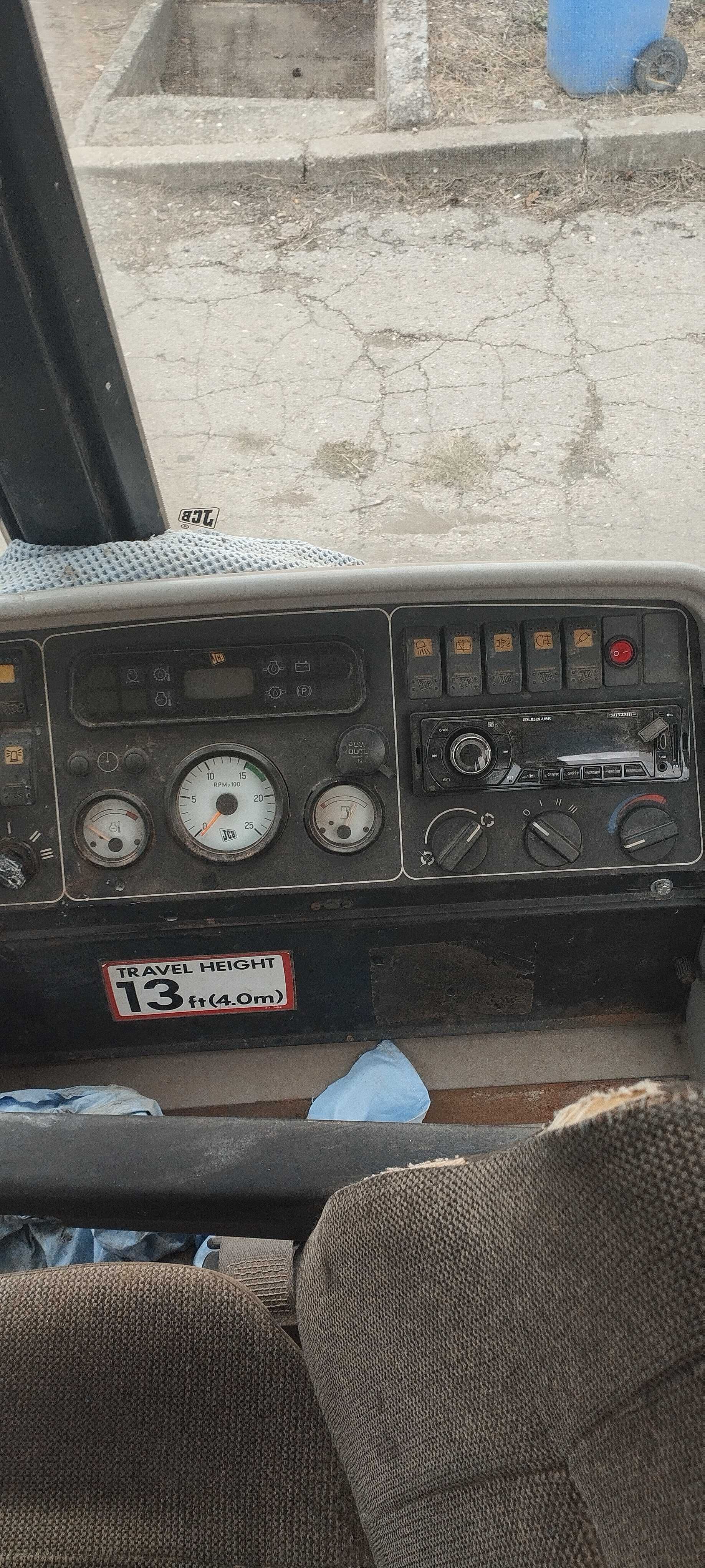 Продавам багер JCB 3CX