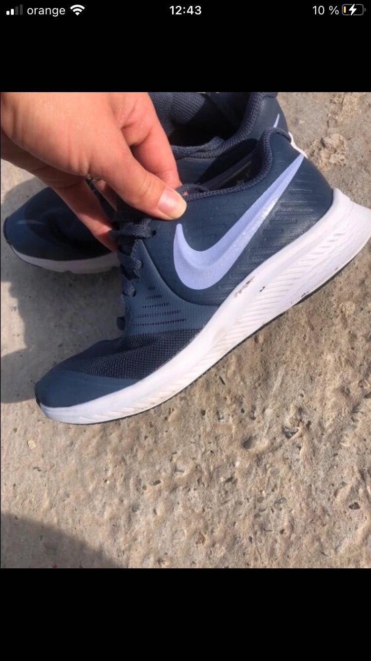 Adidasi Nike nr 35,5  22,5 cm interior