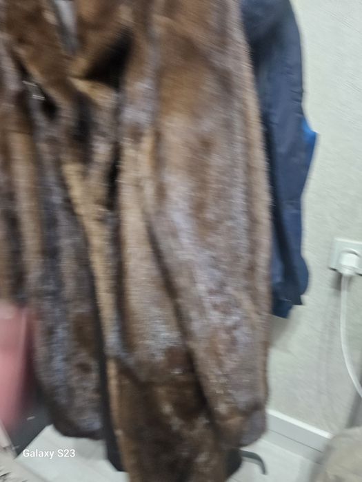 Норковая шуба продается