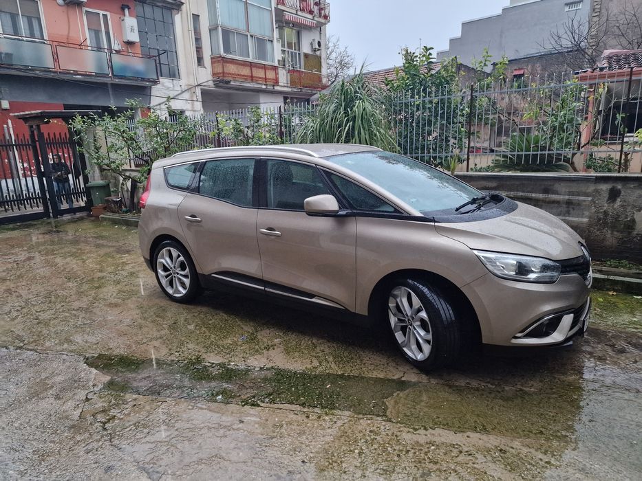 9000  euro Grand scenic 4 7 locuri automat