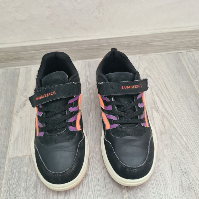 Спортни обувки за момиче