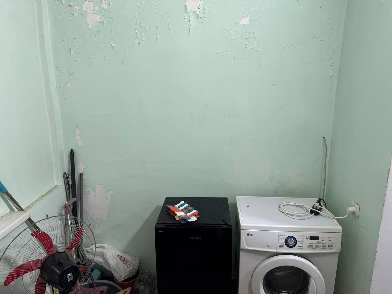Продам 1хона 1 этаж 4 этажлий дом