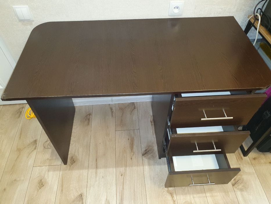 Kompyuter stol ishlatilgan