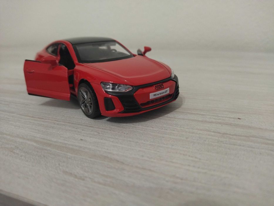 Метална количка АUDI RS e-tron GT !!!