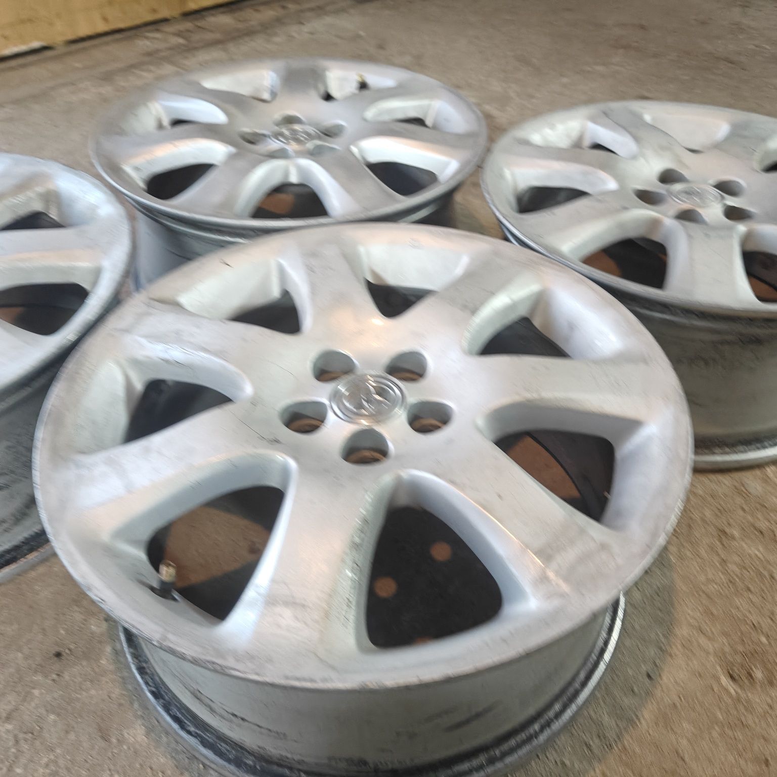R17 PCD 5*100 Комплект оригинальных легкосплавных дисков
