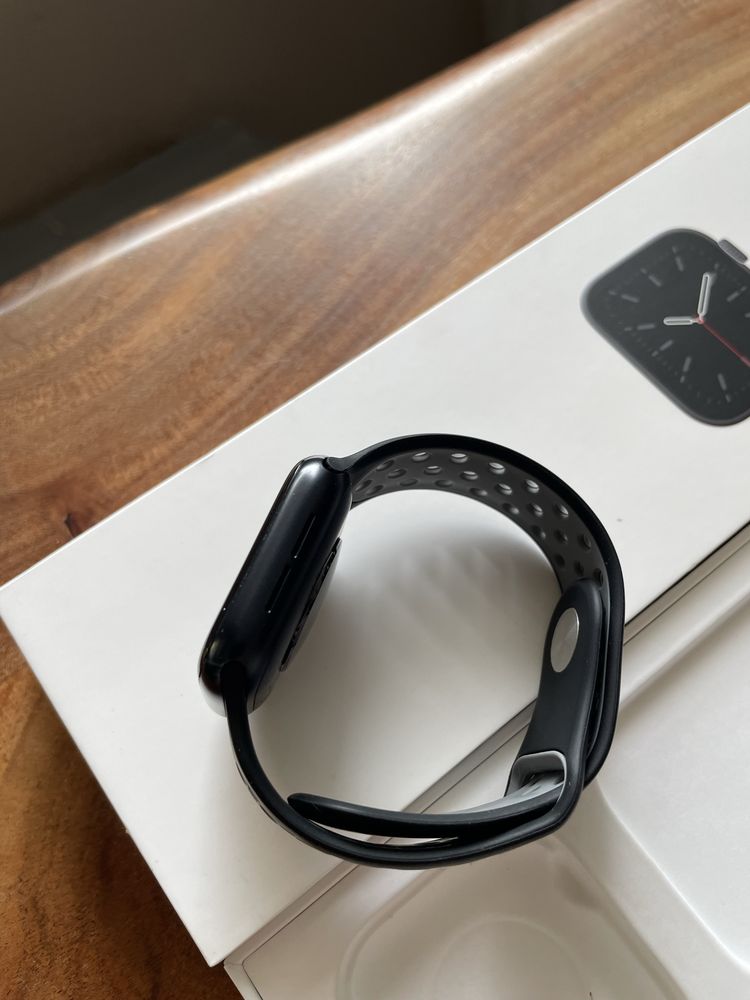 Apple watch SE 2nd gen 40mm GPS