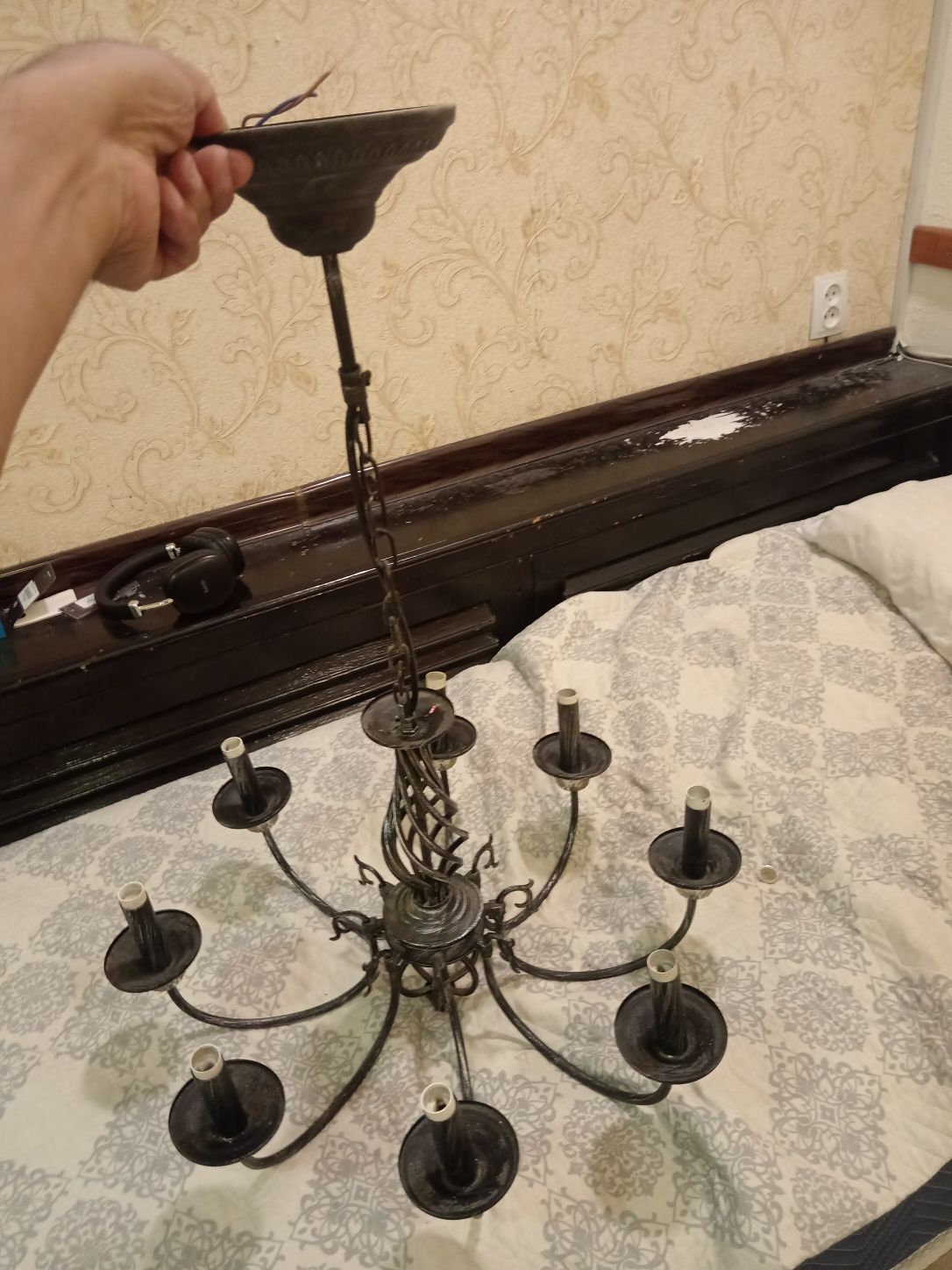 Продаётся люстра