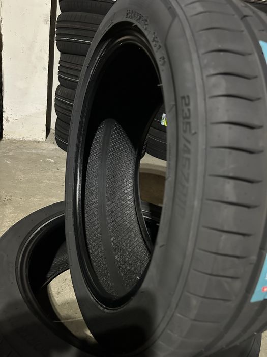 Нови летни гуми LANDSPIDER UHP 235/45R18 98Y XL НОВ DOT БОРД 2354518