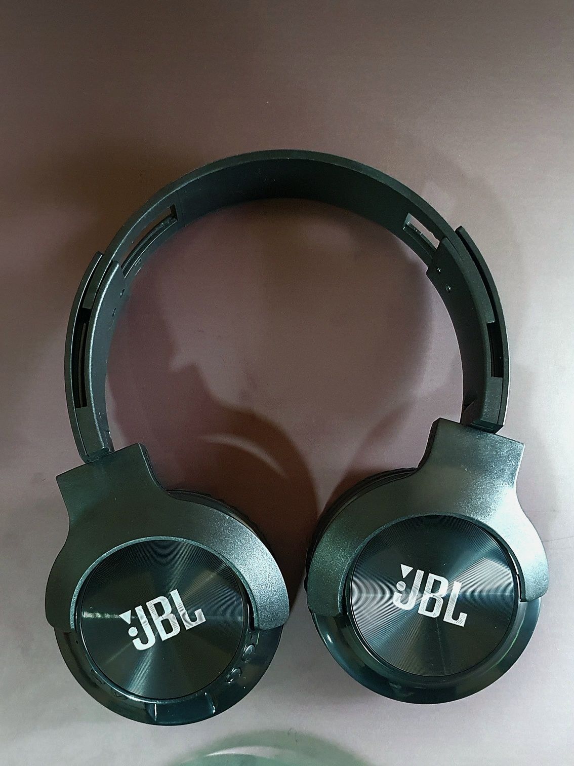 Наушники JBL слушай качественый звук и наслаждайся музыкой