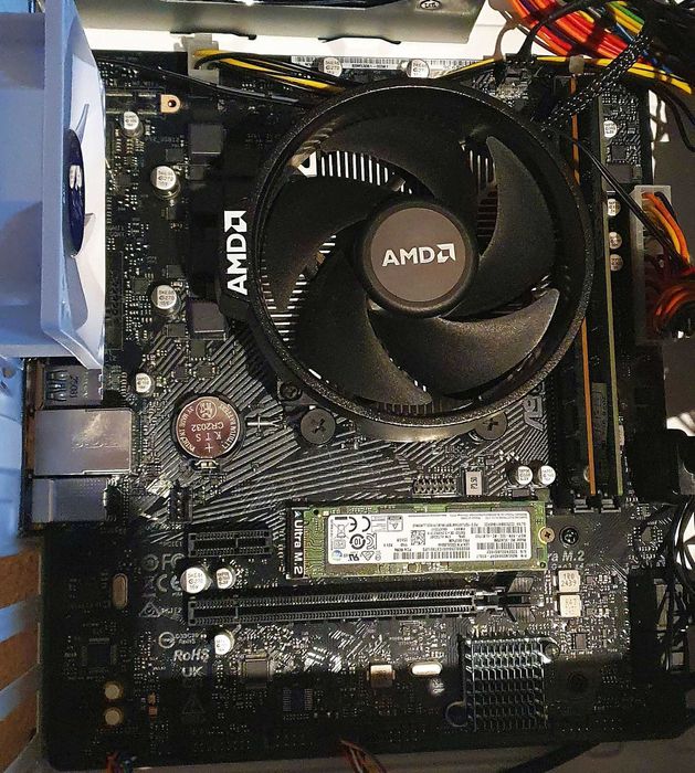 kit placa de baza + ryzen 3400g vega11 + 16gb ddr4 3000 + ssd 256gb