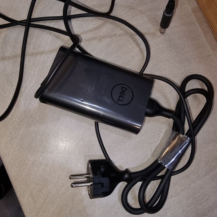 Оригинално зарядно Dell 65W стандартна букса