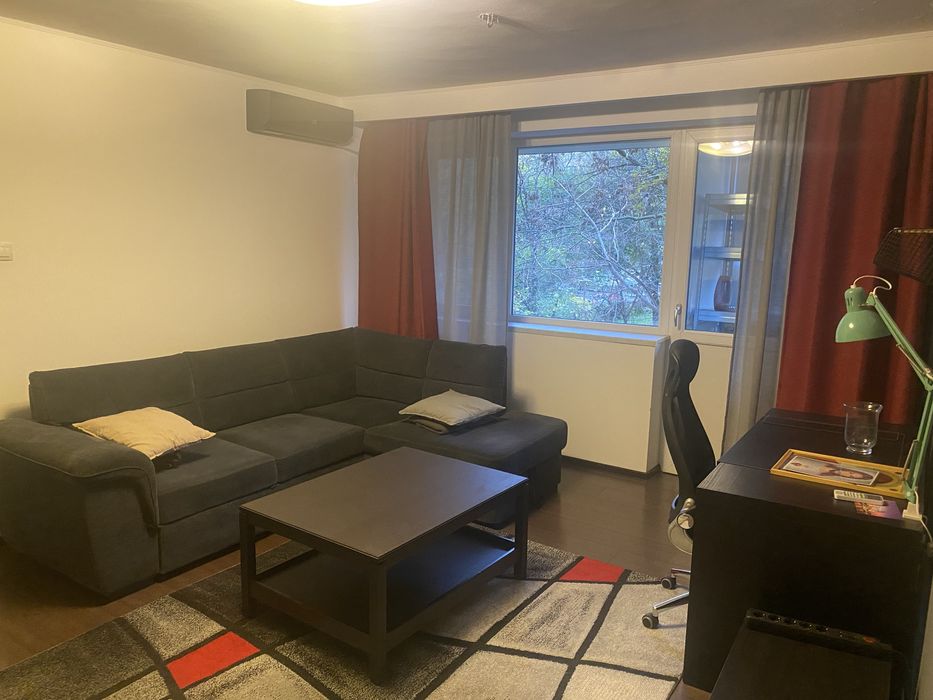 Inchiriez apartament 3 camere mobilat, Metrou Parc Drumul Taberei