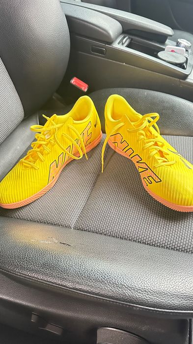 Обувки за зала NIKE Mercurial