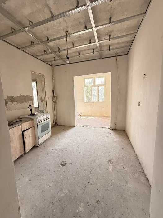 Продается 4х комнатная квартира,Район Янги Хаёт, Спутник, Роддом, 0837
