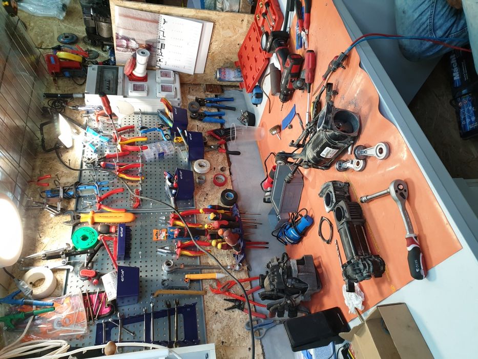 Compresor perne aer suspensie Audi A6 A8 Q7 Touareg , Porche Cayenne