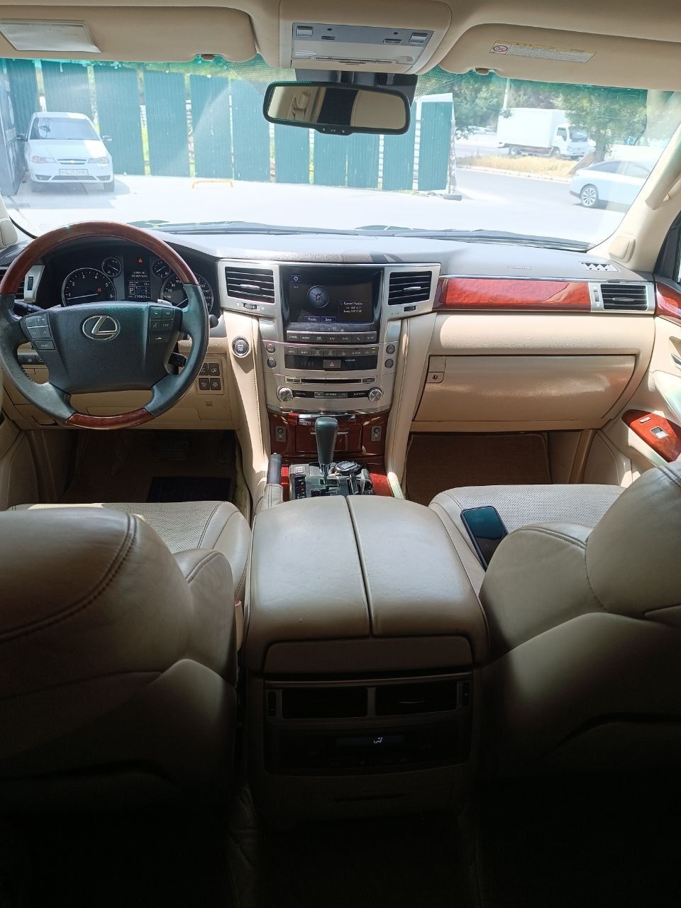 Lexus lx570 zor holatda