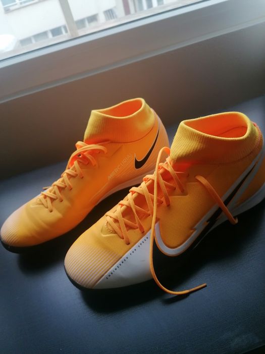 Нови футболни обувки Nike Mercurial, 43 номер