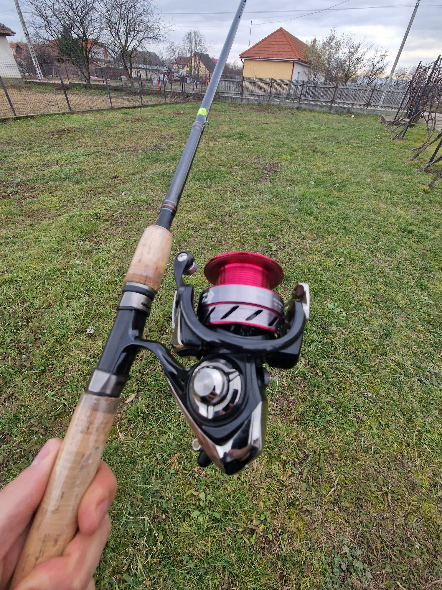 Lanseta daiwa sweepfire +mulineta daiwa ninja 3000A