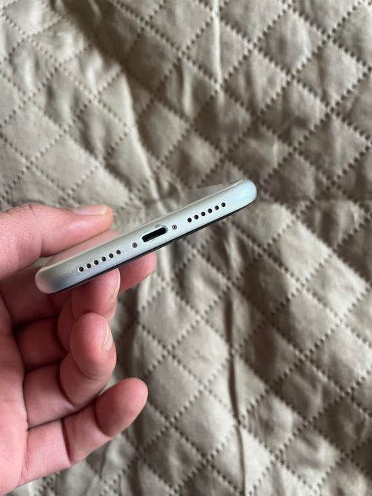 Apple iPhone XR 64GB