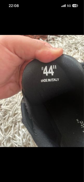 vand off whife out of office purtati de 2 odi