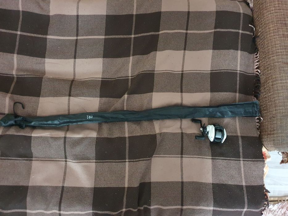 Кастинговый спиннинг в сборе