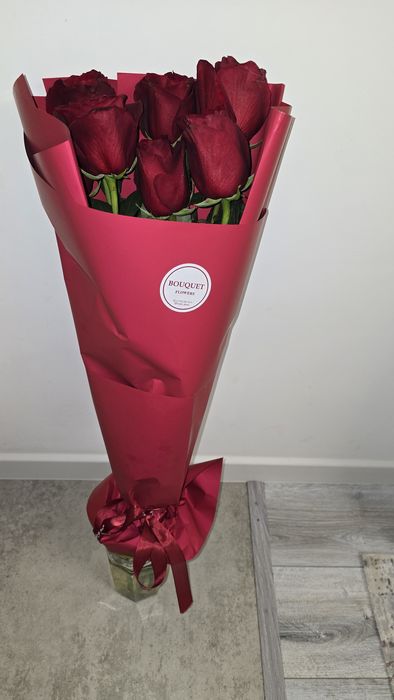 Срочно продам метровый розы 2000т