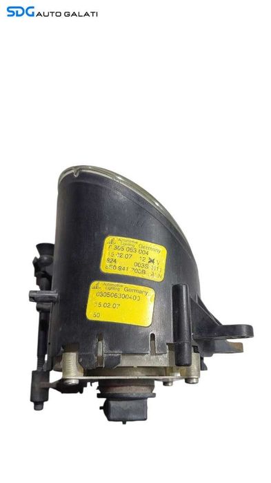 Proiector Ceata Dreapta de pe Bara Spoiler Fata Audi A4 B6 2001 - 2005 Cod 8E0941700B 0305063004 030506300400 [L7517]