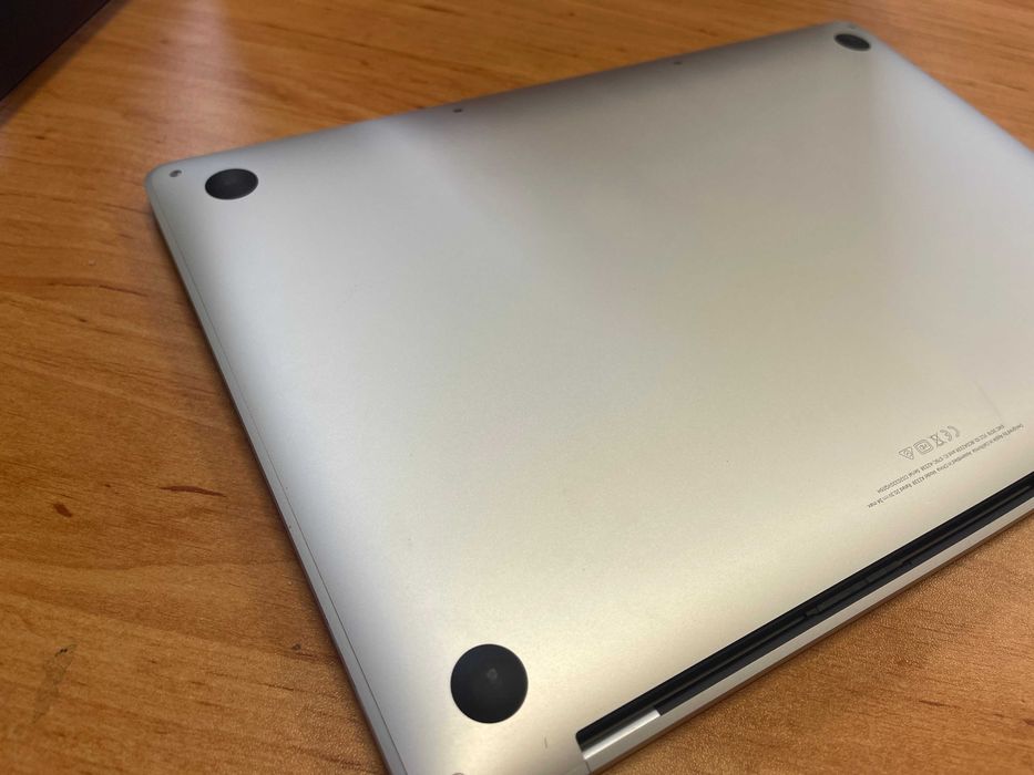 M1 MacBook Pro 13.3'' 8-CPU, 8-GPU, 8RAM, 512SSD