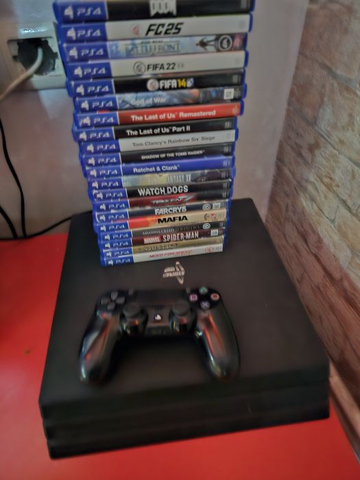 Consola ps4 pro cu 9 de jocuri