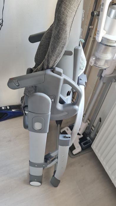 Scaun de masa bebelusi