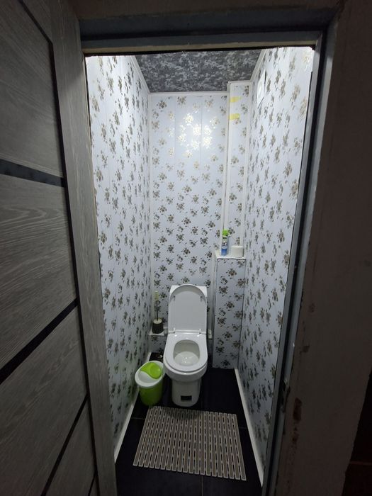 Прадается 3 комнатная квартира 5 этаж балкон есть ремонт зделона евро