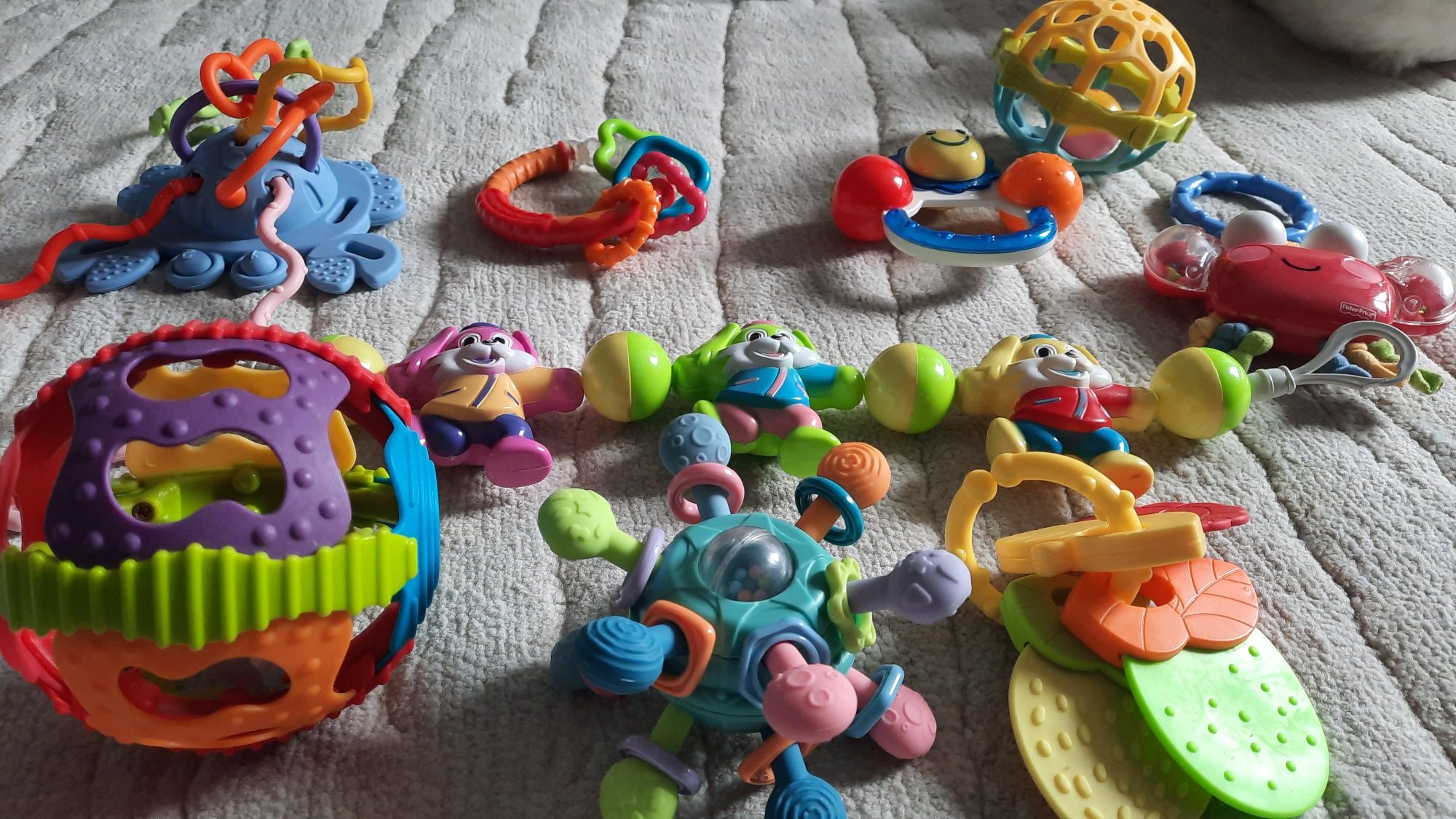 Лот бебешки играчки