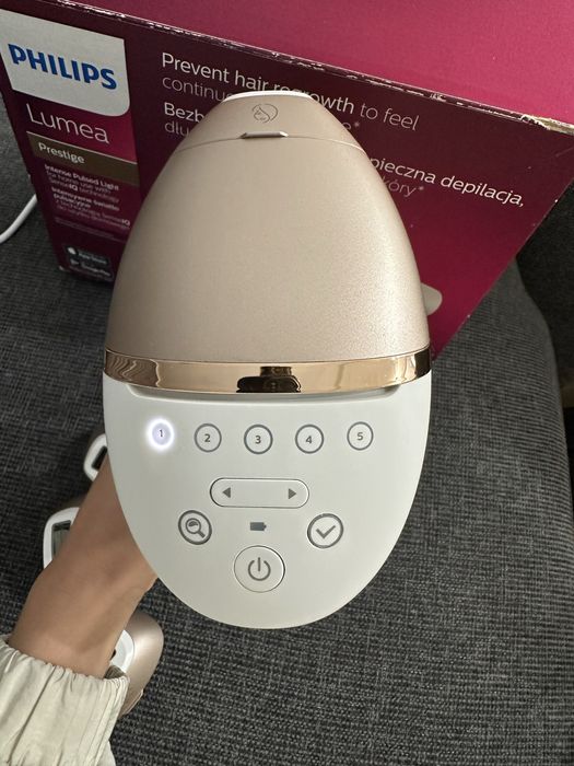 Фотоепилатор Philips Lumea Prestige
