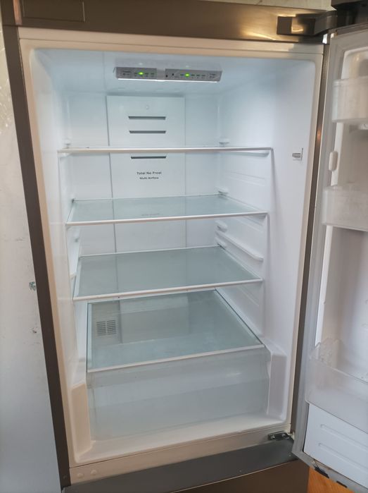 Хладилник с фризер