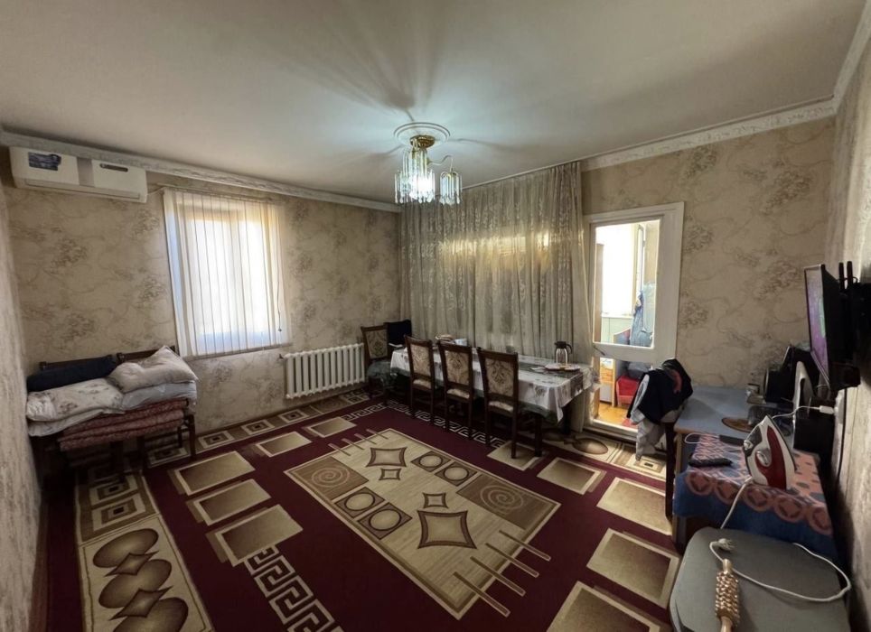 Юнусабад 6 квартал. Продается квартира 1/4/4