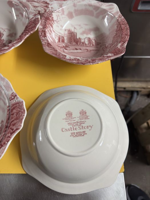 Английски порцелан Castle story