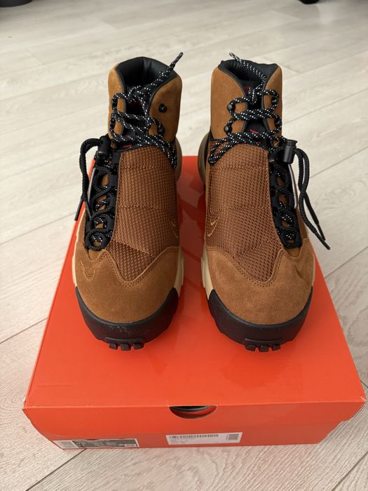 Nike sacai magmascape