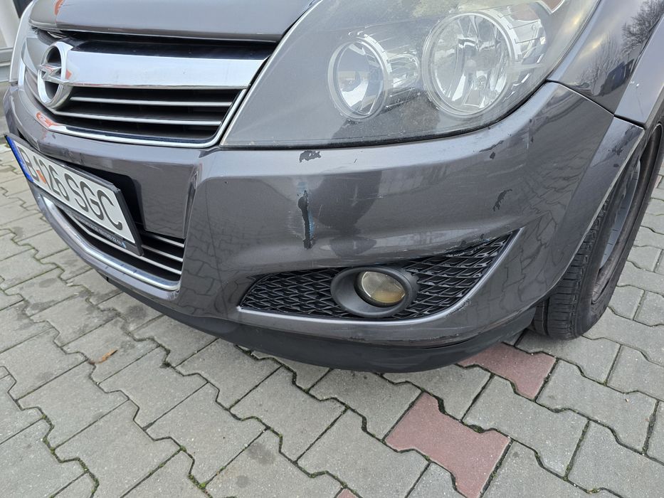 Vand Opel Astra H Sedan 1.6 benzina 116 hp An 2011
