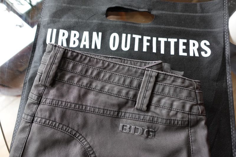 Urban outfitters кожени панталони размери L  и XL  нови с етикет