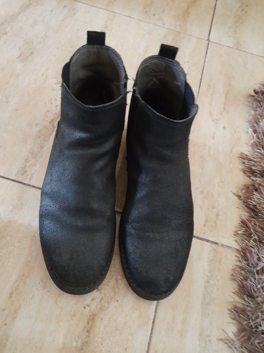 Vând 3 perechi de cizme de dama ,la prețul de una singura