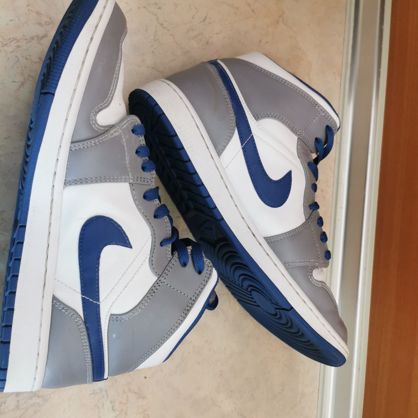 ОРИГИНАЛНИ Air Jordan 1 Mid True Blue 44