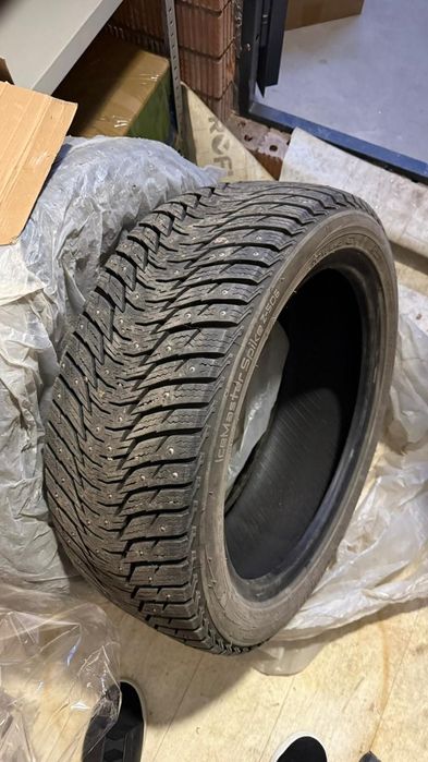 шина 235/45/18 почти как новая