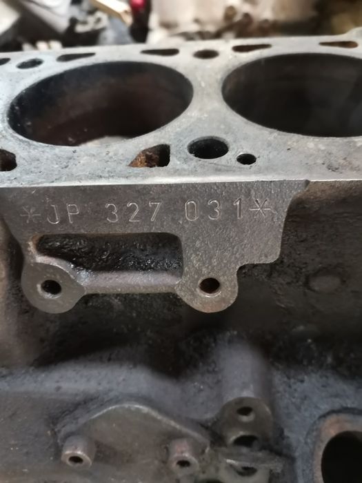 Vînd bloc motor Volkswagen din anii 90.